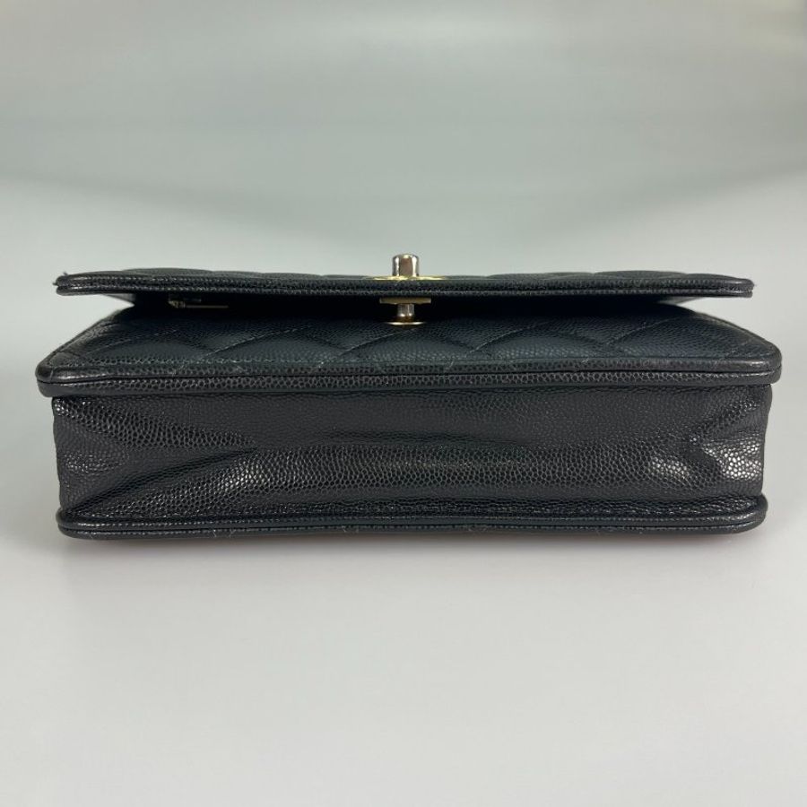 CHANEL AP2840 黑金荔枝金幣鍊條WOC包-2