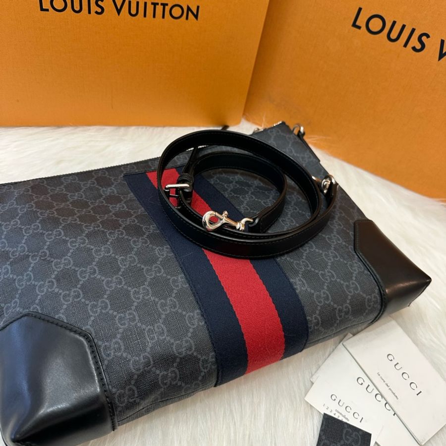 GUCCI 滿版黑老花男款郵差包 斜背肩背手拿包-16