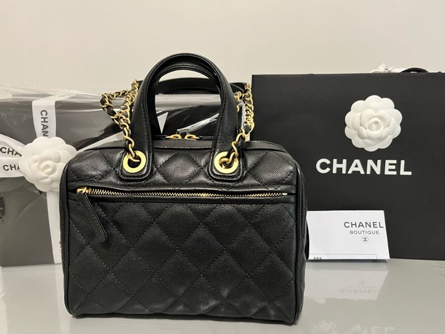 CHANEL 香奈兒《全新》25A 黑色魚子醬菱格紋保齡球包 小號|復古金鏈-1