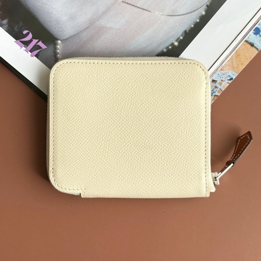 ::HERMES:: Z刻 絲巾短夾 奶昔白色內裡甜點圖樣拉鍊短夾-0