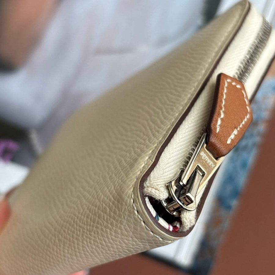 ::HERMES:: Z刻 絲巾短夾 奶昔白色內裡甜點圖樣拉鍊短夾-25