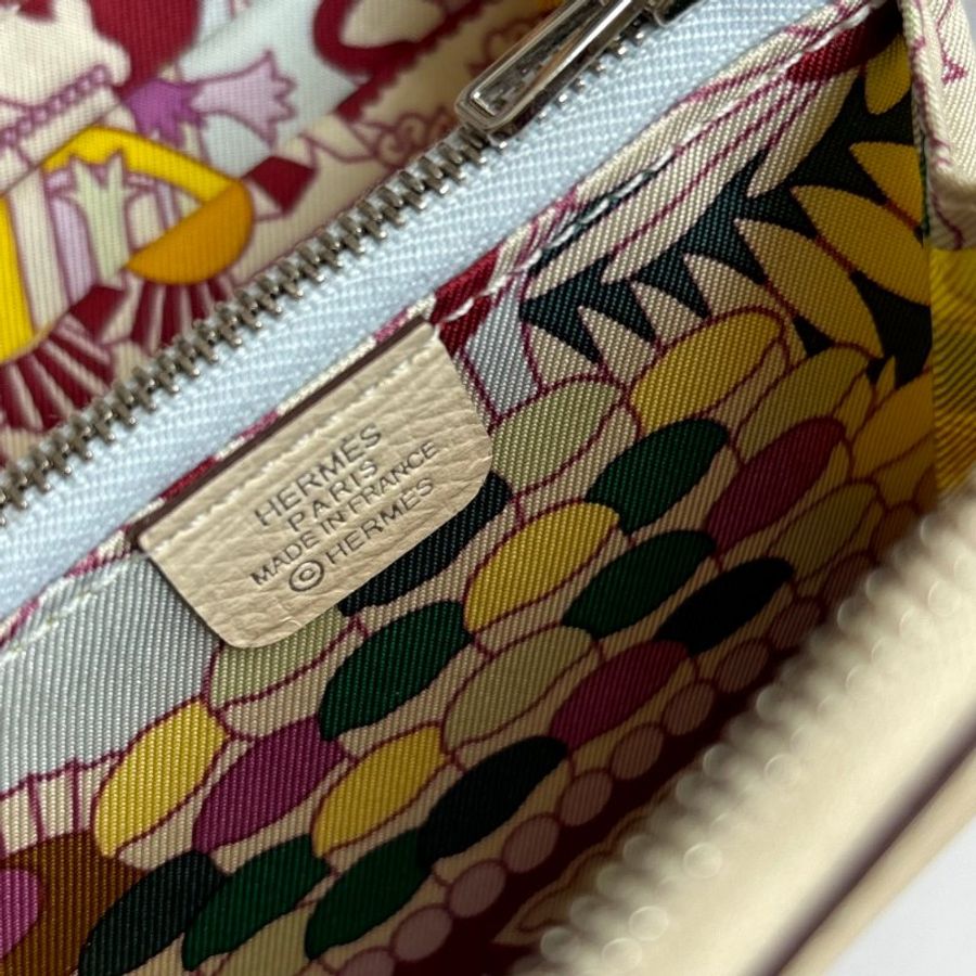 ::HERMES:: Z刻 絲巾短夾 奶昔白色內裡甜點圖樣拉鍊短夾-37