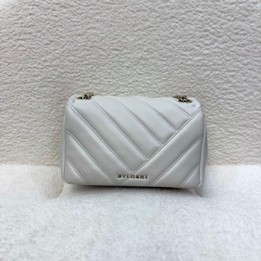 BVLGARI白色絎縫小牛皮Serpenti Cabochon蛇頭側背包287993-10