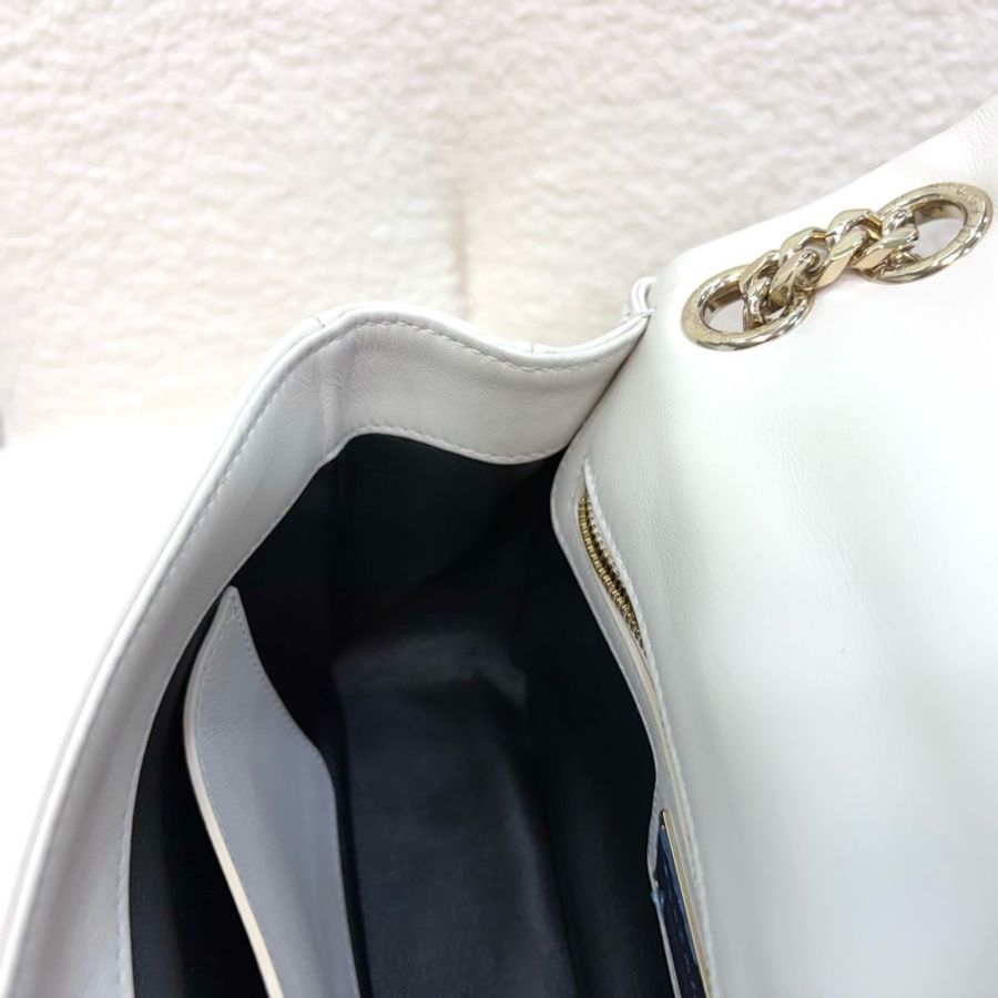 BVLGARI白色絎縫小牛皮Serpenti Cabochon蛇頭側背包287993-17