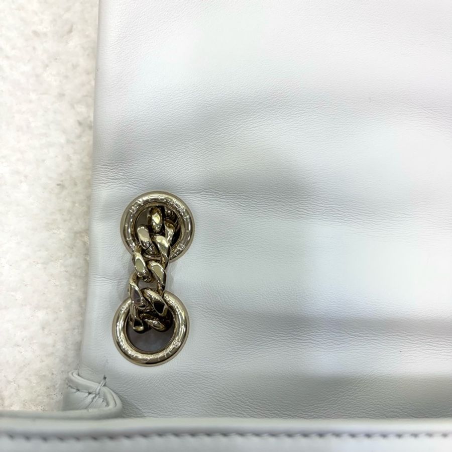 BVLGARI白色絎縫小牛皮Serpenti Cabochon蛇頭側背包287993-20
