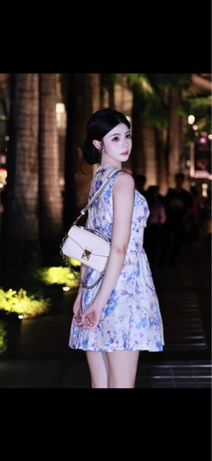 LV M22942 Pochette Métis East West 奶油色壓紋牛皮橫式郵差包-0