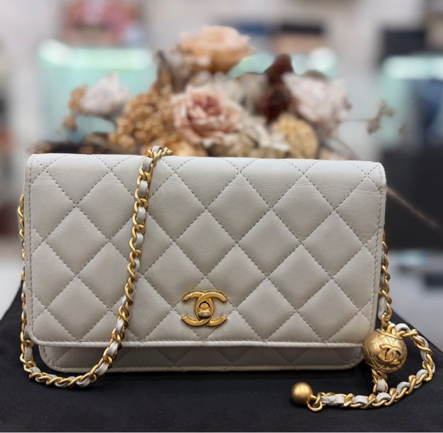 CHANEL 金球WOC鍊帶肩背包 淺灰 晶片款-0