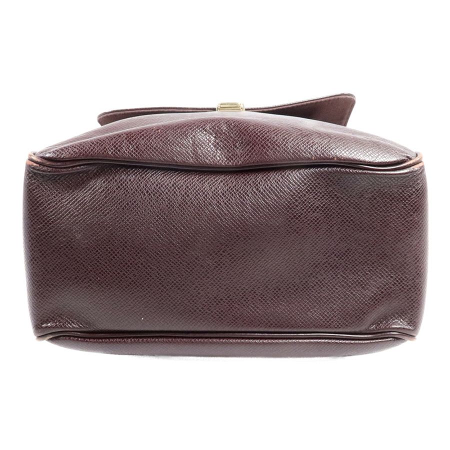 LOUIS VUITTON Taiga Yaranga肩背袋-3