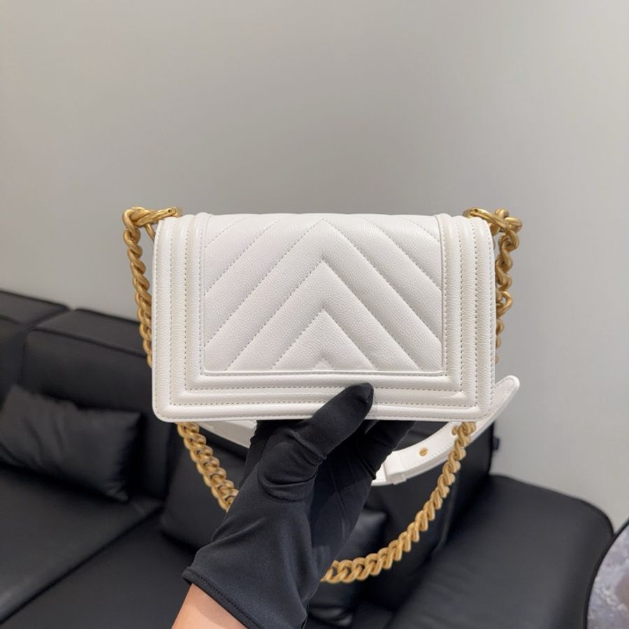 Chanel香奈兒 白雪公主/白色做舊金扣荔枝皮V紋Leboy小號鏈條包 未使用擱置品 芯片款-2