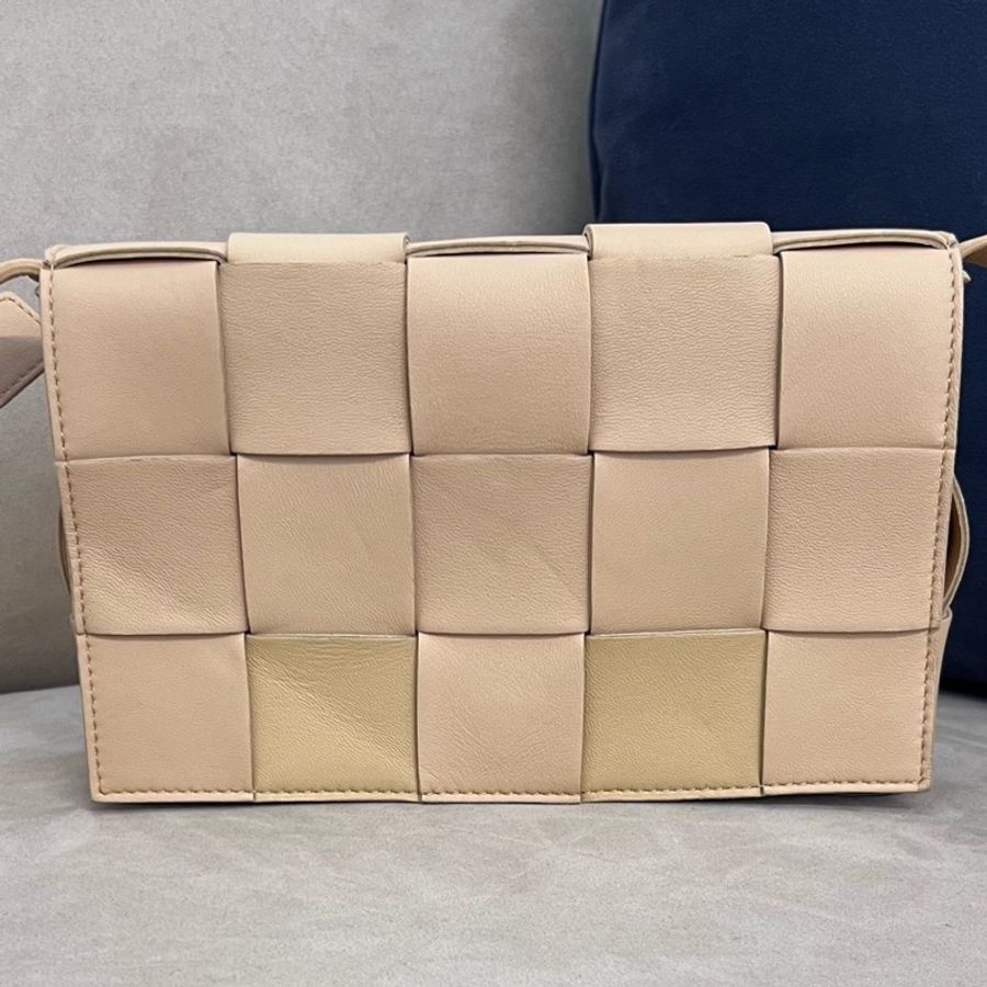 Botega Veneta 葆蝶家 Cassette系列15格-1