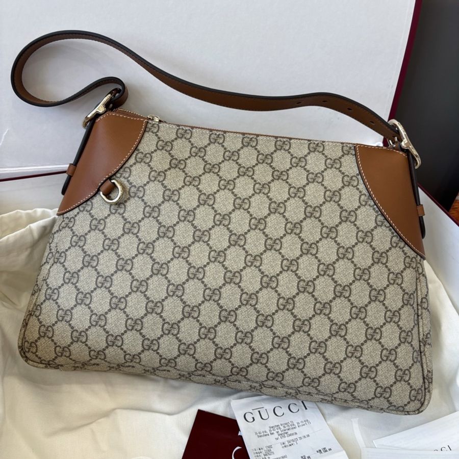Gucci 古驰Emblem系列老花單肩包,尺寸37×23-3