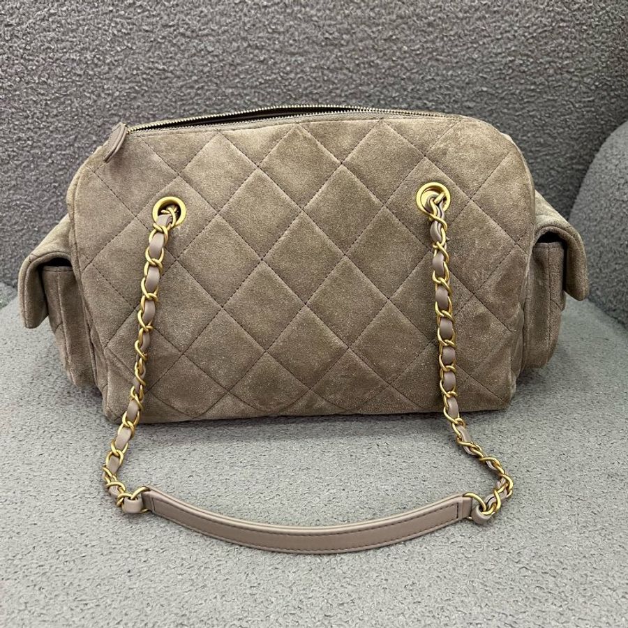Chanel 25K 菱格紋保齡球包 灰棕色麂皮 金扣-1