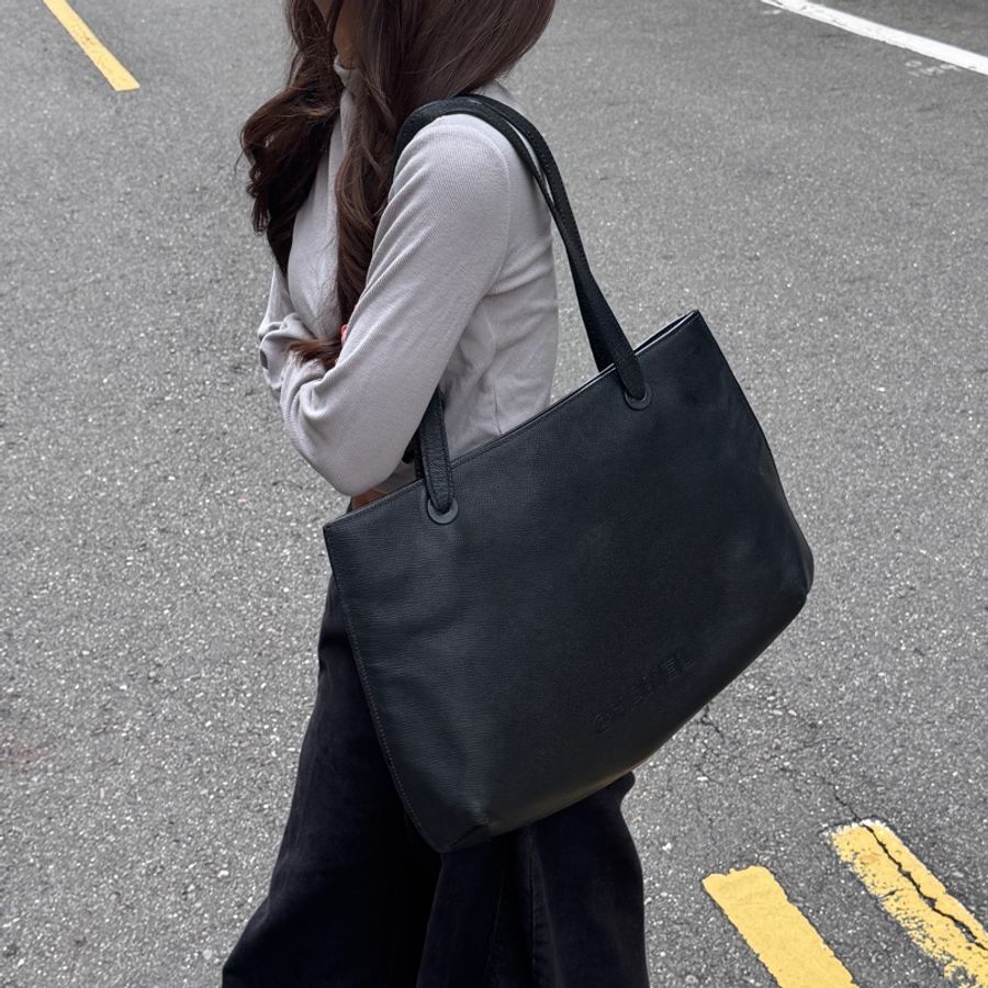 Chanel 香奈兒 “so black” 全黑 荔枝牛皮 托特包👜-17