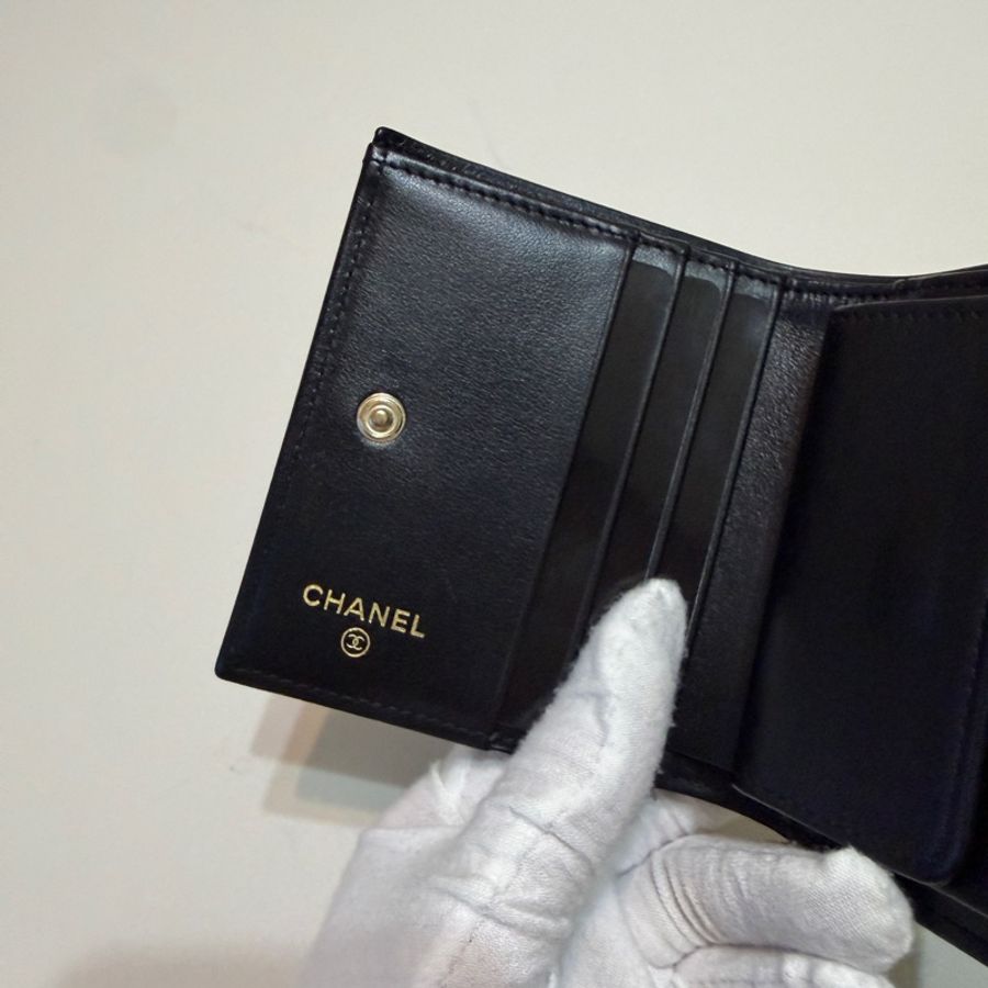 💖914intheair 『全新』Chanel 25b復古復刻大LOGO對開短夾-27