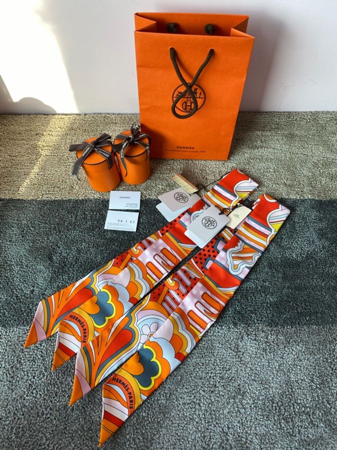 全新Hermes Twilly橘色絲巾一對-1