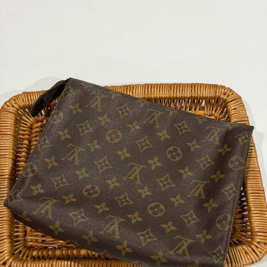 #超便宜💰#可斜背、肩背 Louis Vuitton • 經典老花洗漱包26-4