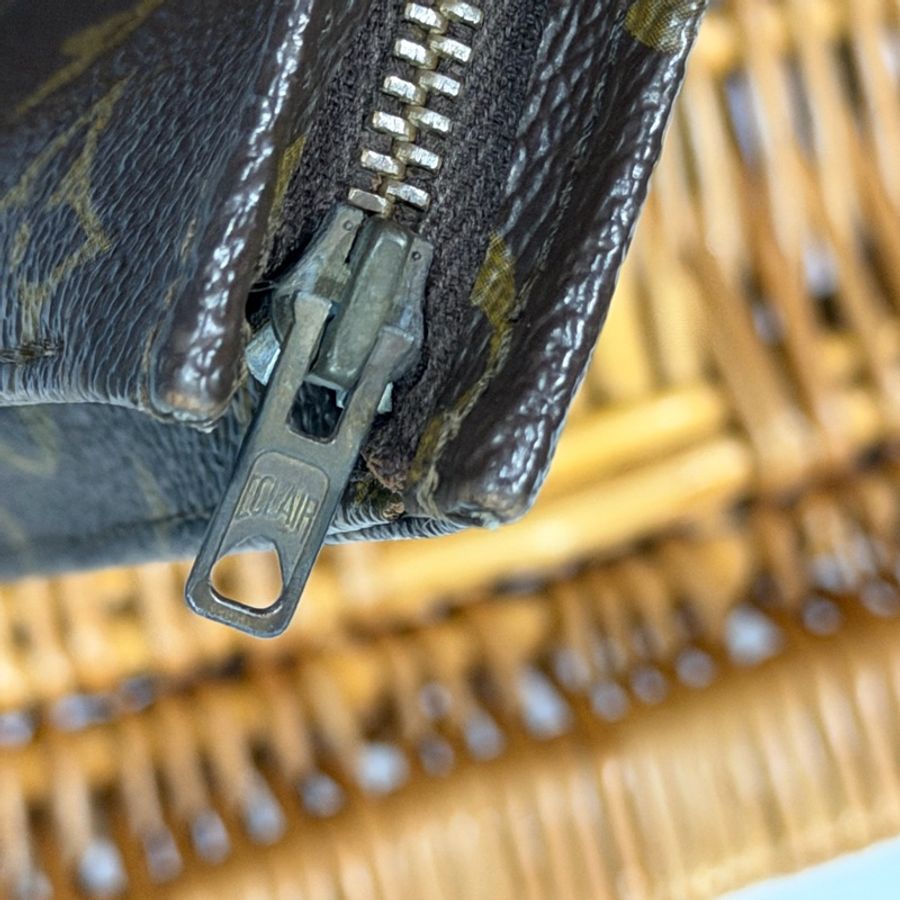 #超便宜💰#可斜背、肩背 Louis Vuitton • 經典老花洗漱包26-10