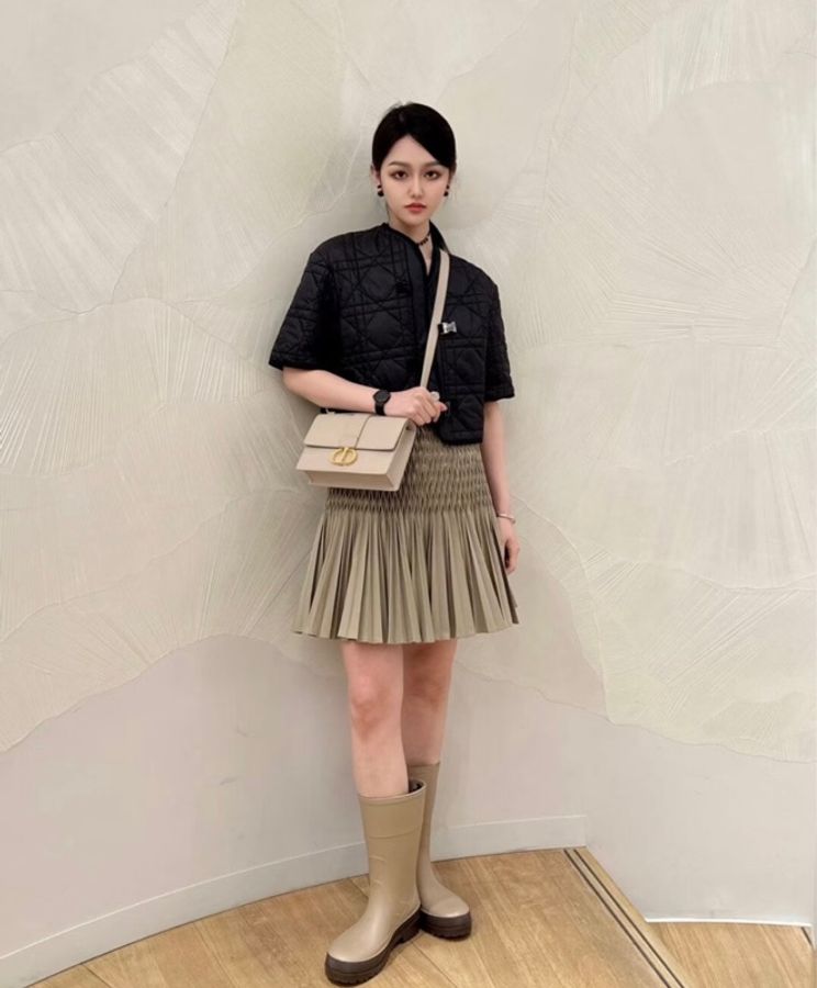 DIOR 30 Montaigne 金扣肩背斜背包-1