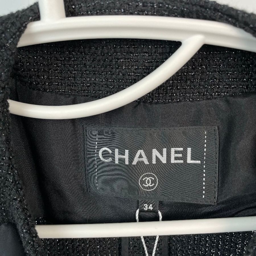 Chanel 21C秀款黑色细闪钻扣上衣外套-7