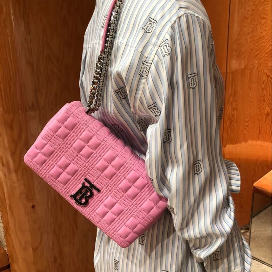 Burberry Lola Bag  Lola 小羊皮小款翻蓋鍊包-1