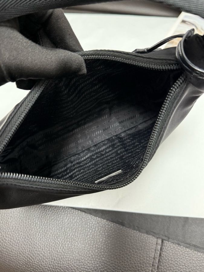 普拉達Prada 黑色hobo 腋下包單肩手提包-5