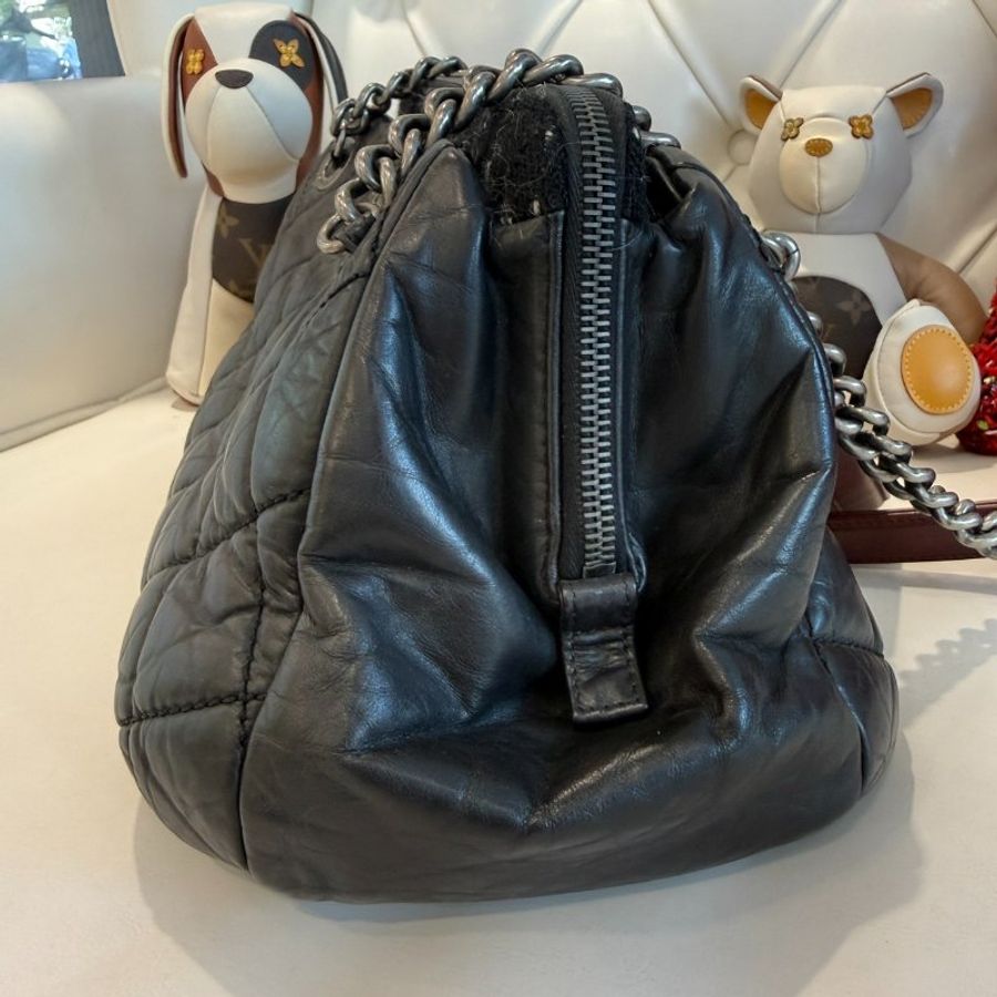 CHANEL菱格紋拚毛尼雙C鏈包-3