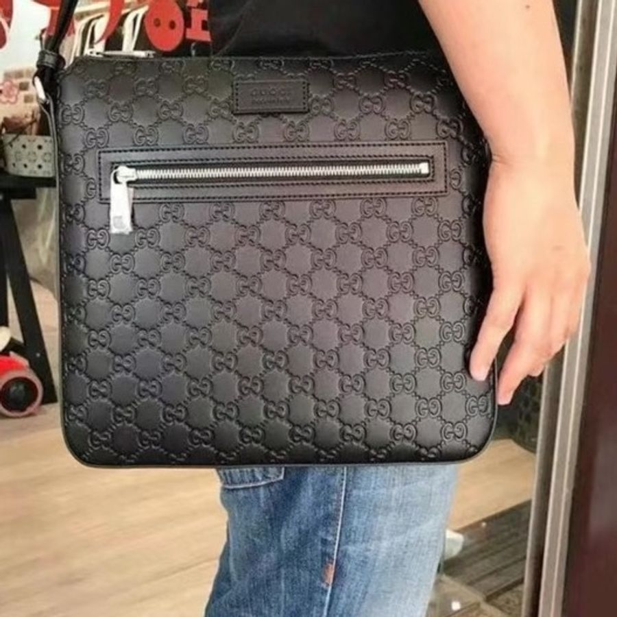 古馳/Gucci 98新 Gucci男士全皮壓花單肩斜挎郵差包-6