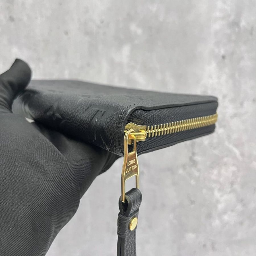 LV 黑色牛皮壓紋長夾 晶片款-6