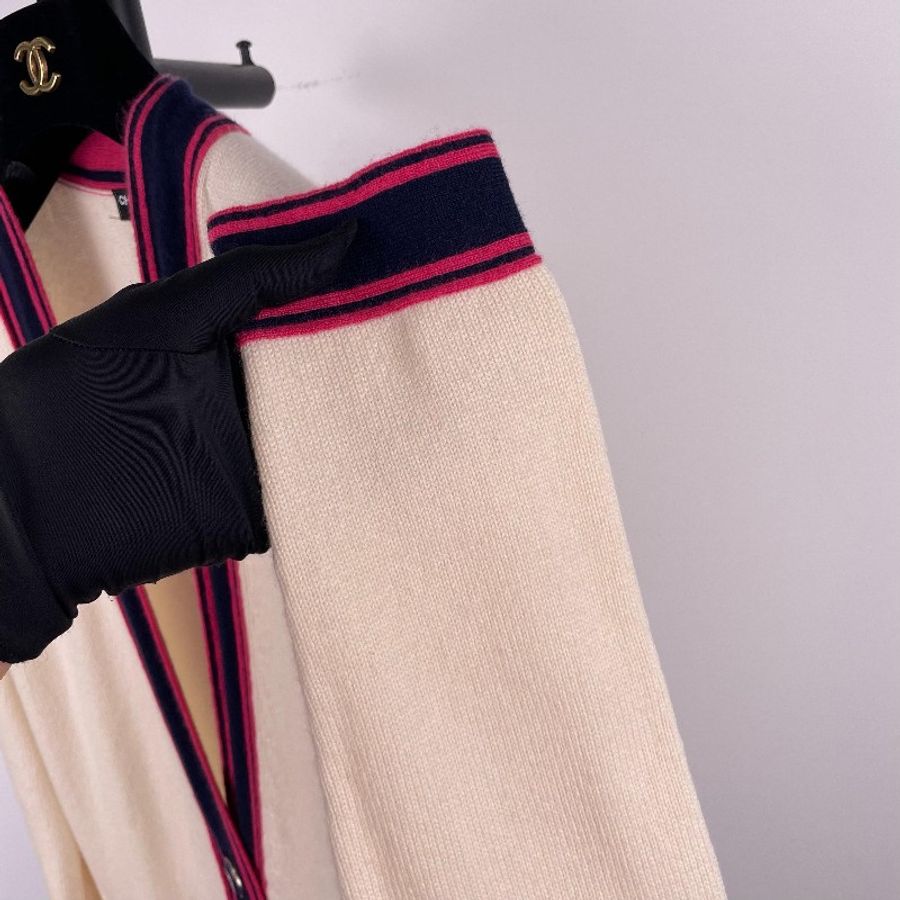 Chanel 20C车站系列奶白色红黑条纹滚边长款针织开衫外套-18