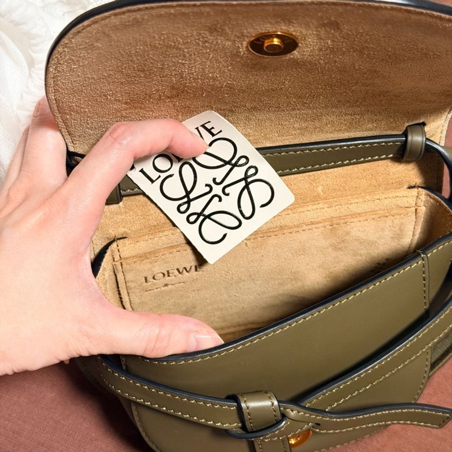 LOEWE mini gate 棕綠色高級感小包-9