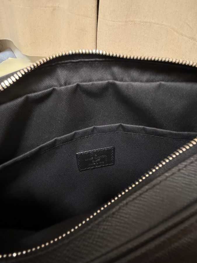 LV 男用肩背包-10
