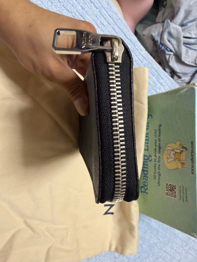LV zipper wallet-3