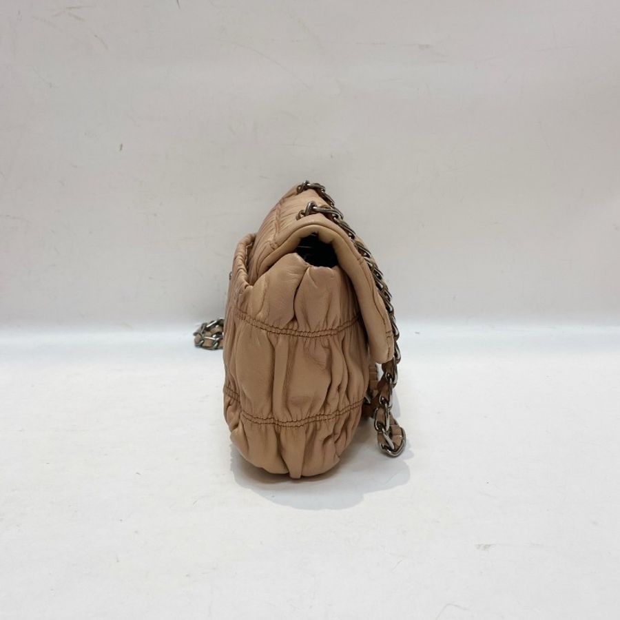 Prada普拉达藕粉色全皮褶皱猪鼻子流浪链条包27×17×5-3