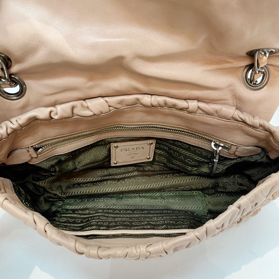 Prada普拉达藕粉色全皮褶皱猪鼻子流浪链条包27×17×5-5