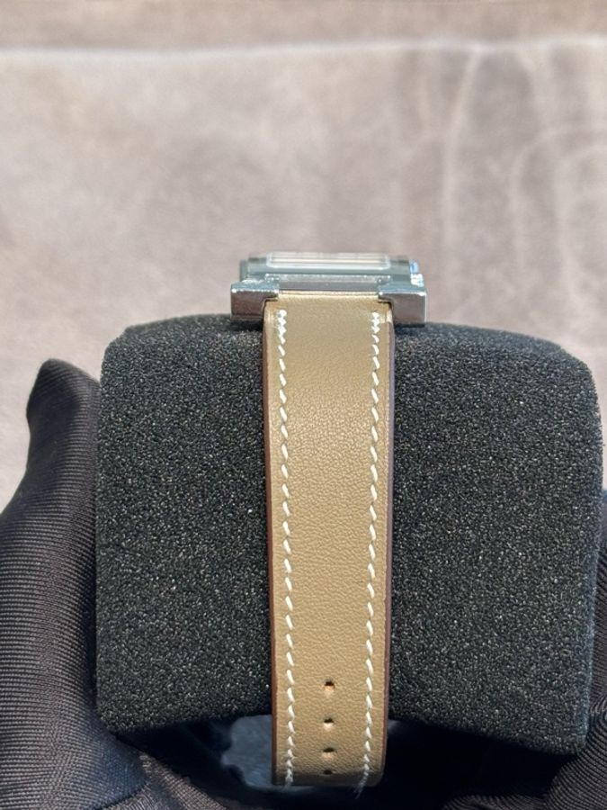 Hermès愛馬仕 Heure H 25mm白盤石英腕表 大象灰皮帶-4