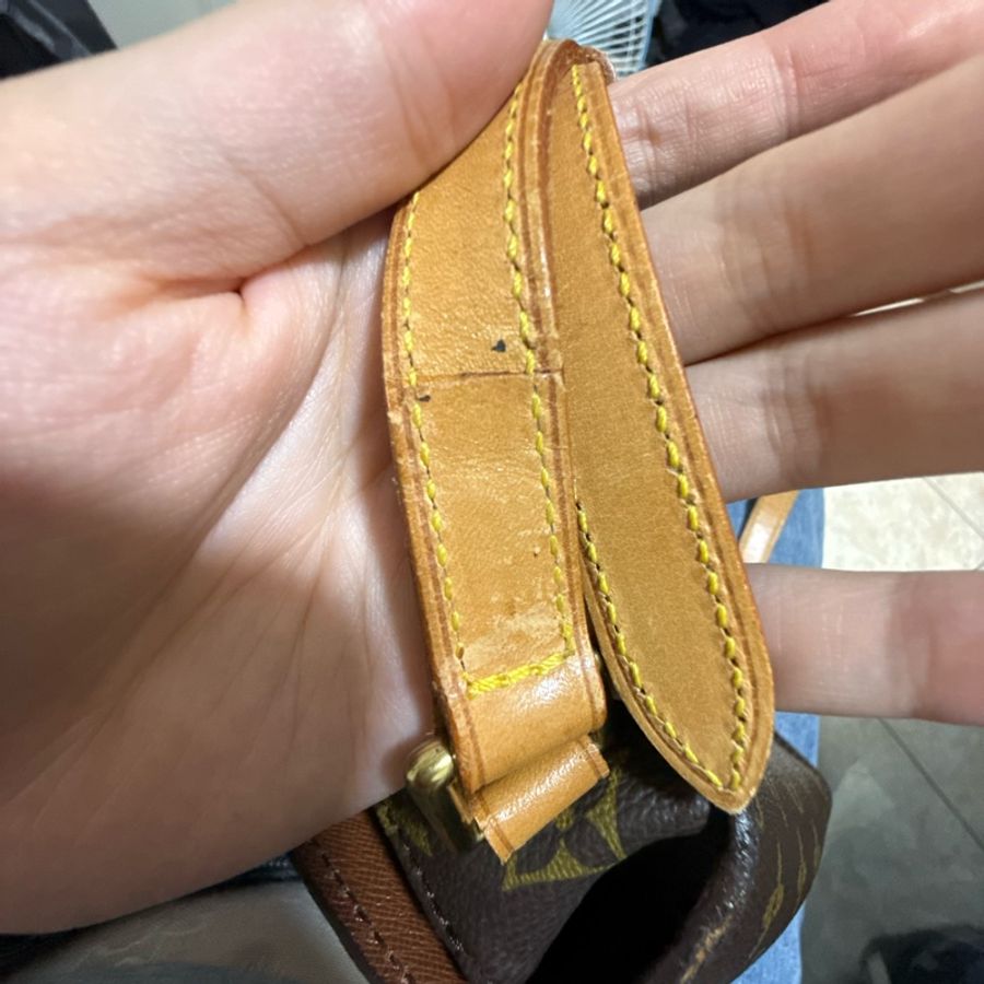 LV日本絕版中古馬蹄包(中號-23