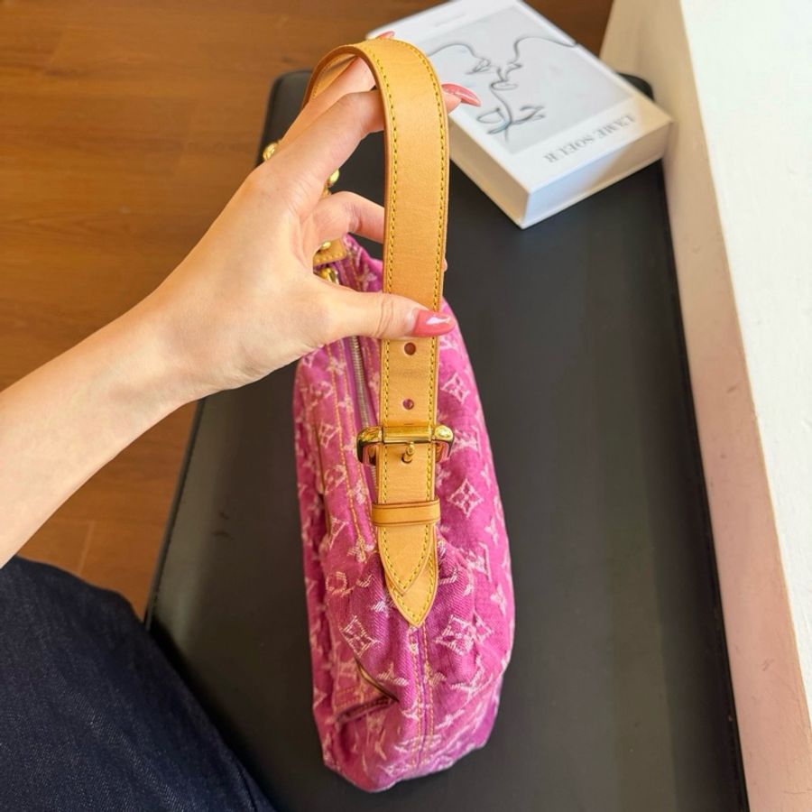 LV路易威登Louis Vuitton 牛仔丹宁baggy小号肩背包腋下包 紫紅色-8