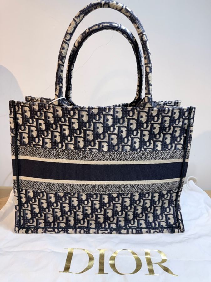 DIOR✨BOOK TOTE 經典刺繡托特包手拿包購物包寵物包-4