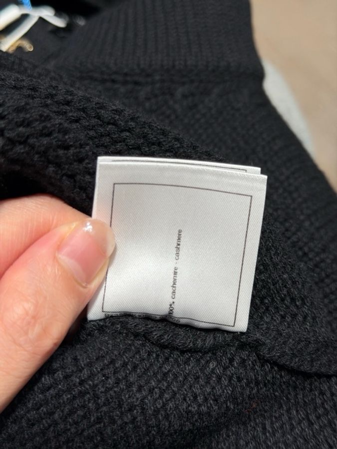Chanel 22B多元素金扣开衫fr34-5