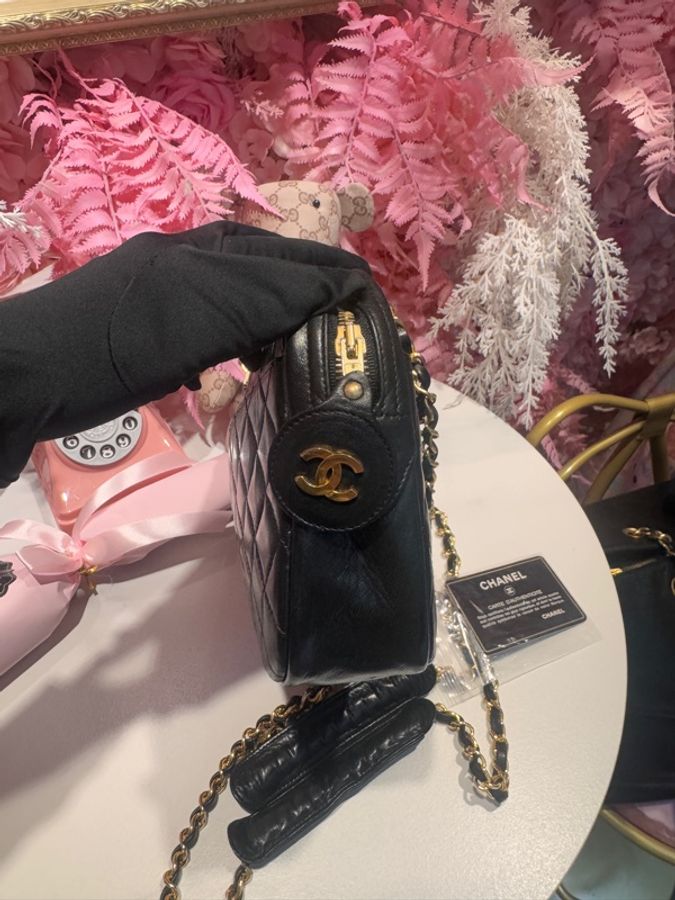 Chanel 黑金圓牌雙鏈斜背包-2