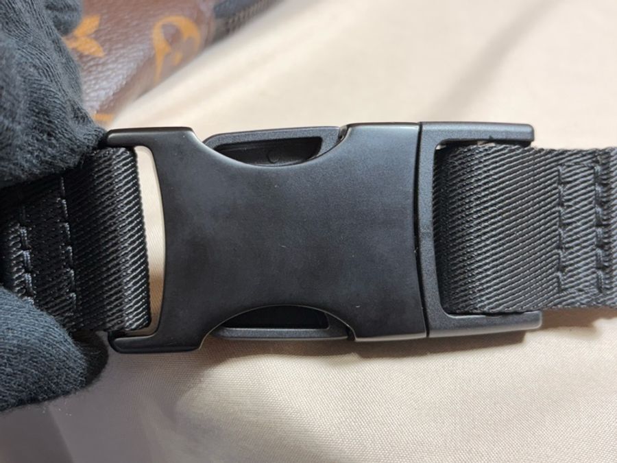 ‼️即將下架 第一名的胸包 LV Louis Vuitton 路易威登 新款 老花 大腰包 胸包-20