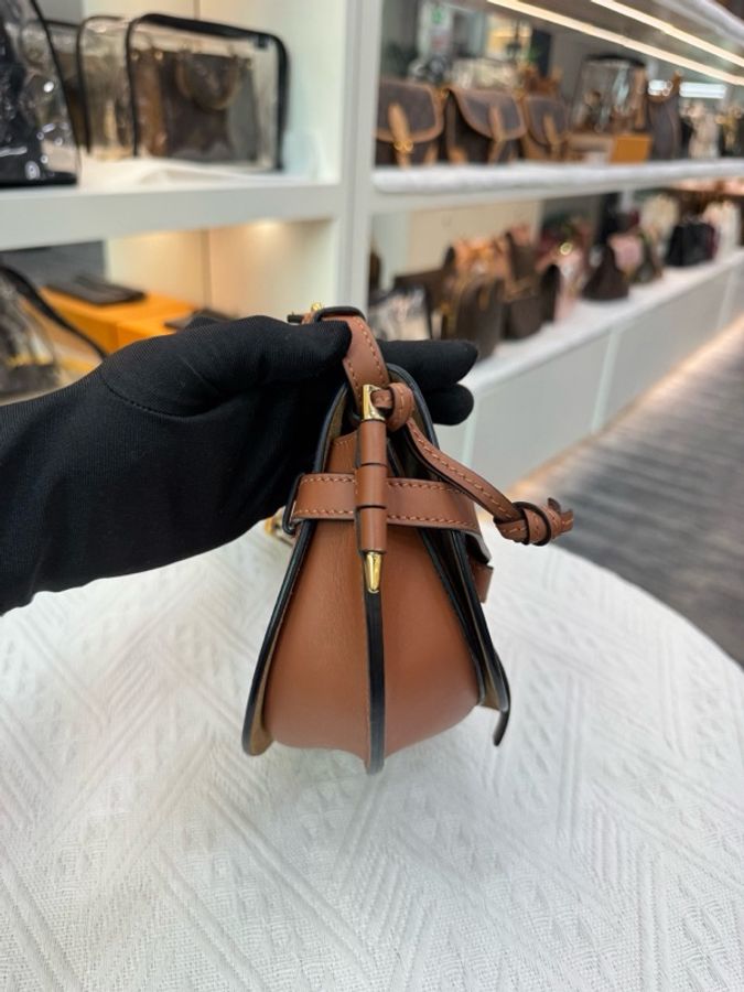 99新羅意威 Loewe Gate mini焦糖色馬鞍包 尺寸21x9x12cm-3
