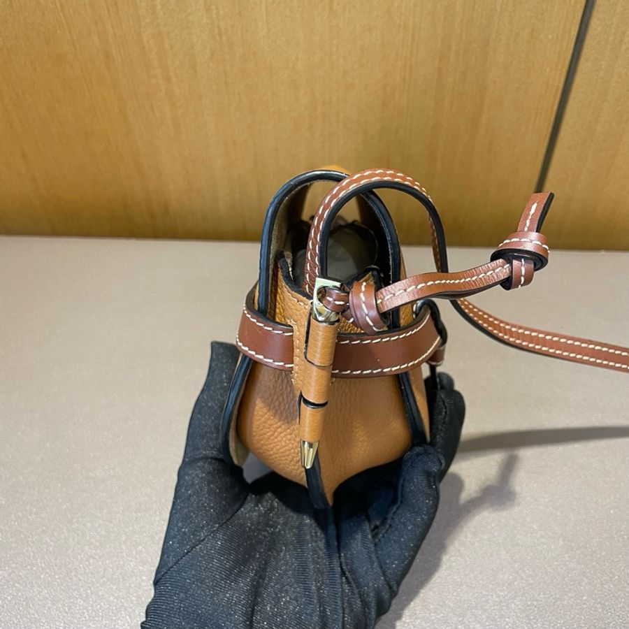 99新 羅意威/Loewe mini gate斜挎包 焦糖色 成色完美-2