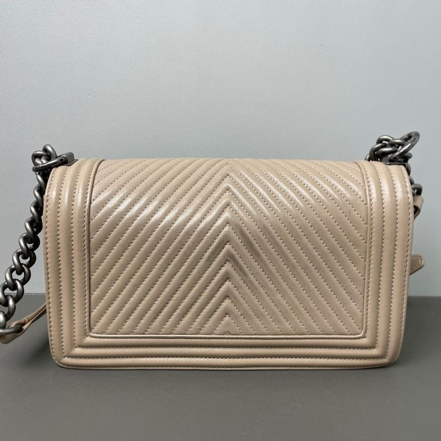 Chanel 中號V紋牛皮Leboy鏈條包 25cm-1