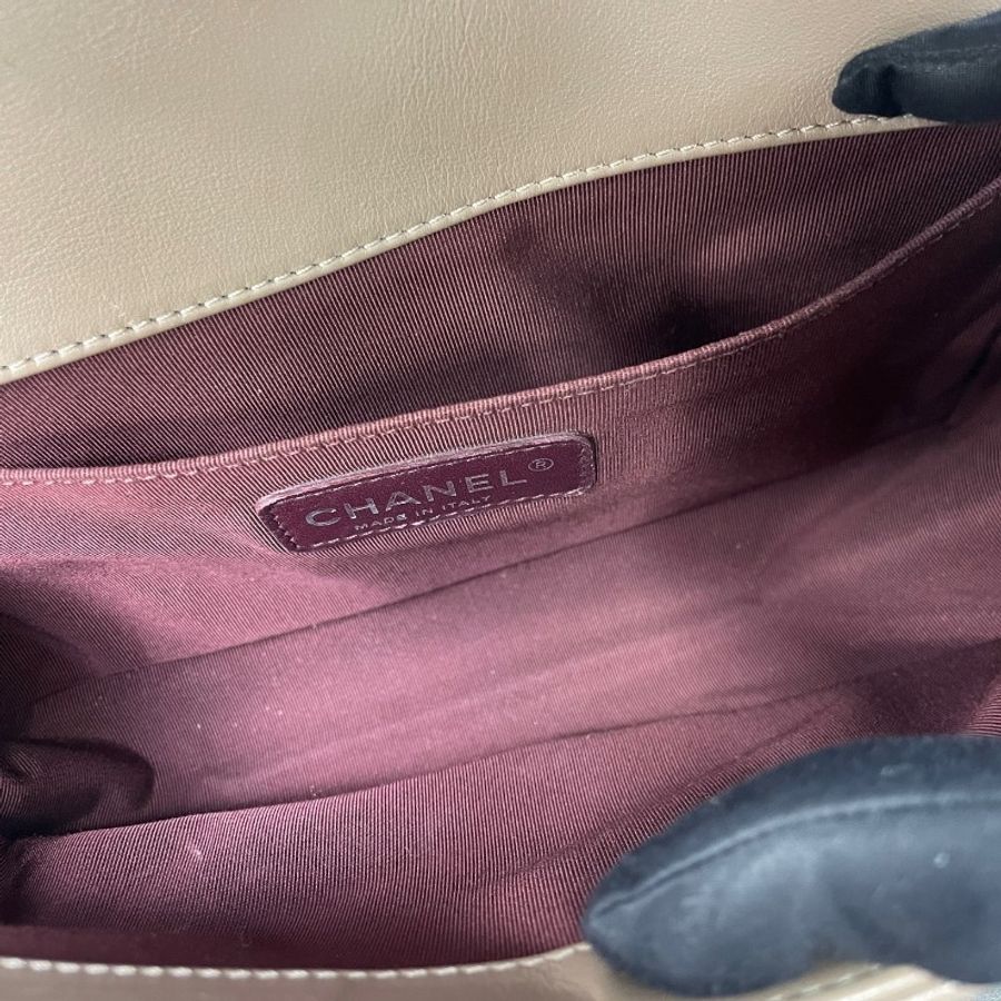 Chanel 中號V紋牛皮Leboy鏈條包 25cm-8