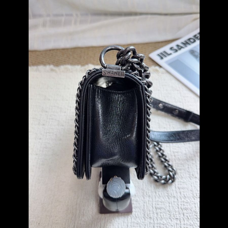 Chanel黑銀leboy小號油蠟牛皮 限量款皮串鏈設計-2