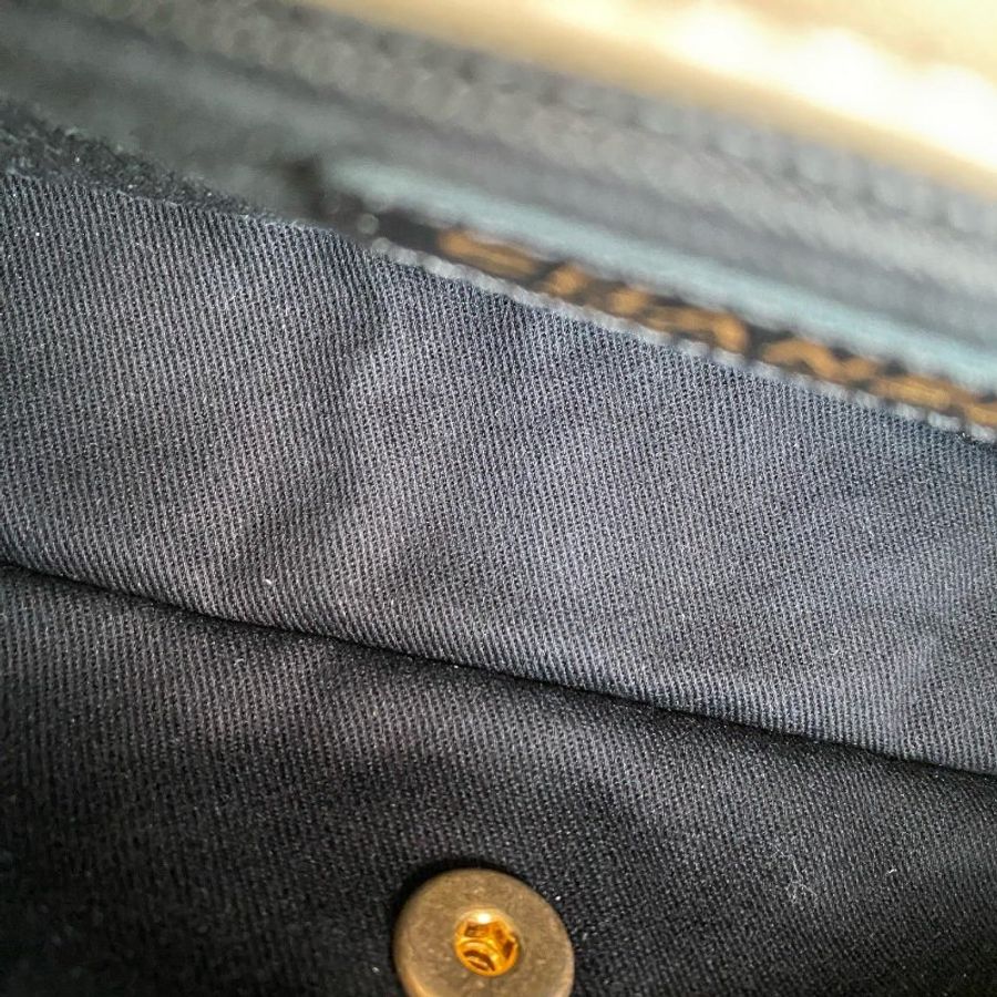 Chanel 季節款V紋CF鏈條包 奶茶色金扣 牛皮 26*13*6 99新配件盒子 塵袋 保卡-6
