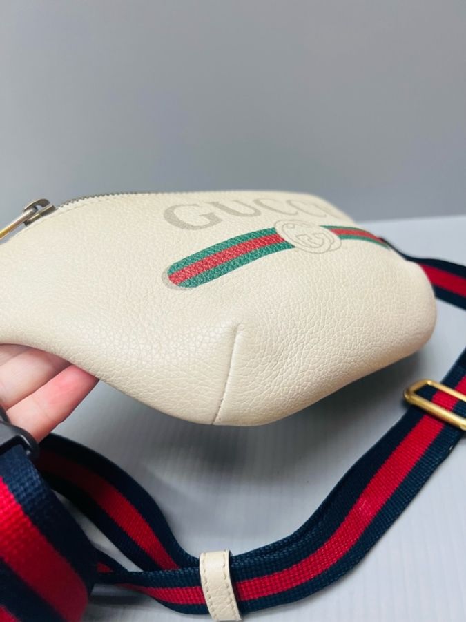 Gucci 胸口斜背包-2