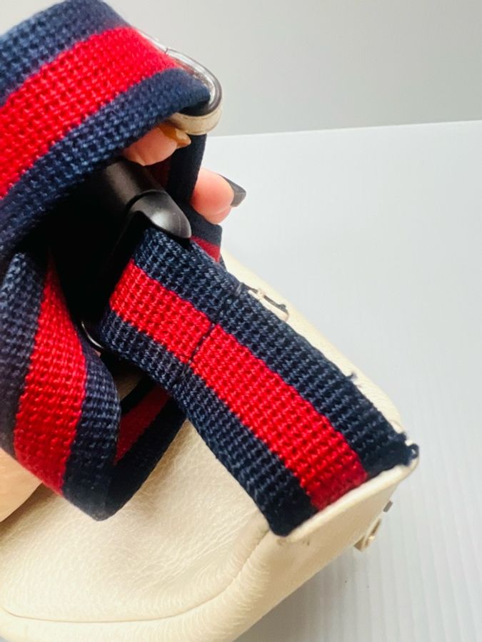 Gucci 胸口斜背包-5