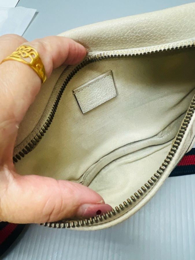 Gucci 胸口斜背包-7